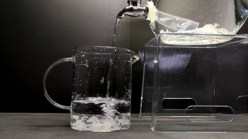 排出されたティッシュペーパー