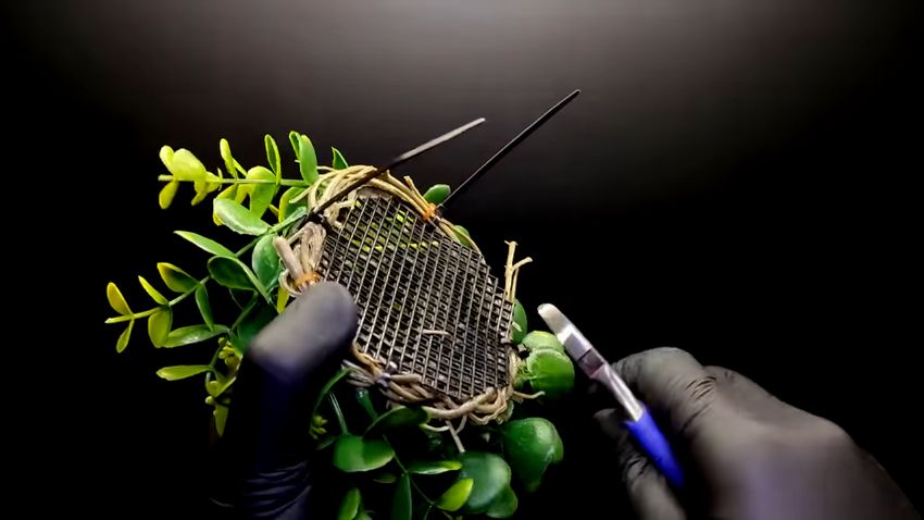 結束バンドでグリーンリングと鉢底ネットを固定