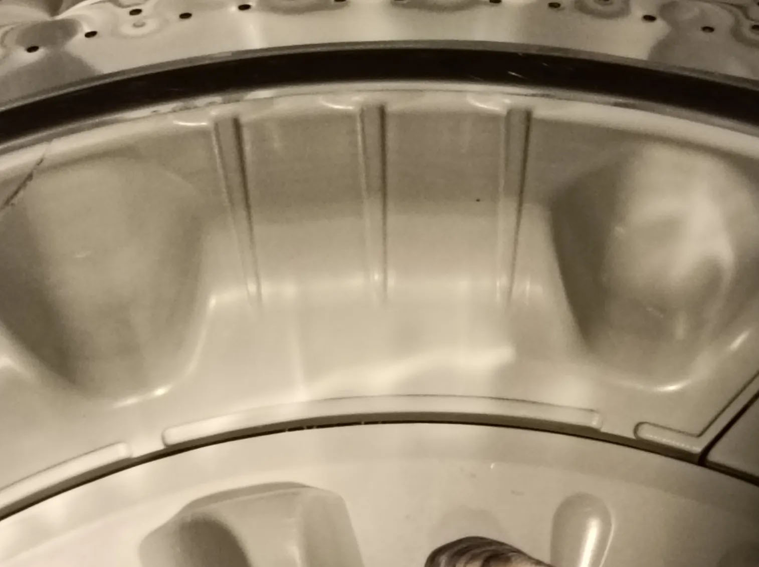 中2娘の体操服を洗い終えた母が、洗濯機を見たら……　「えっ！」目を疑う異物に仰天　「なぜ？」「どこから持って来たの」（1/4） | 高校・中学 ねとらぼ