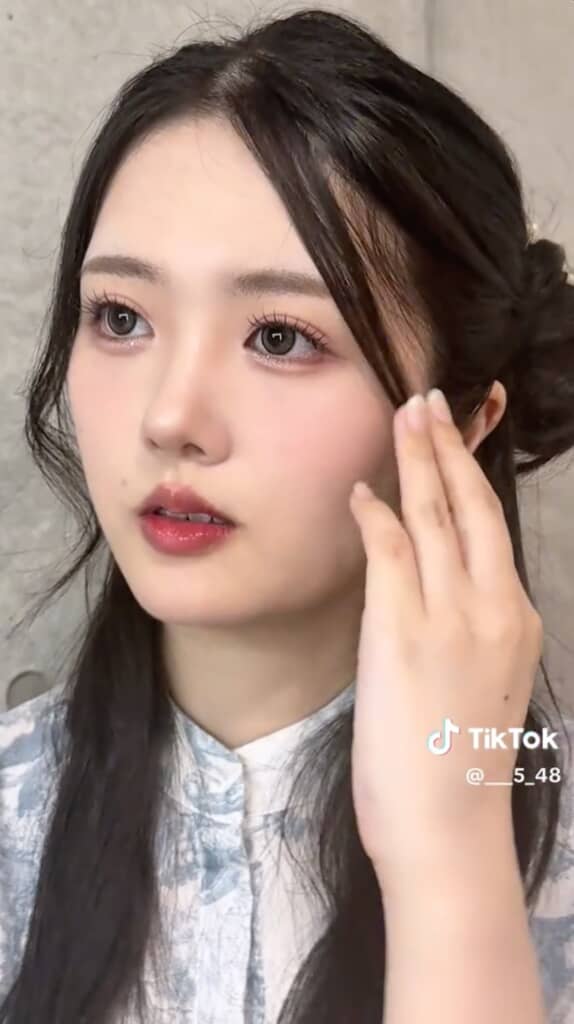 メイクで変わりすぎでは!?