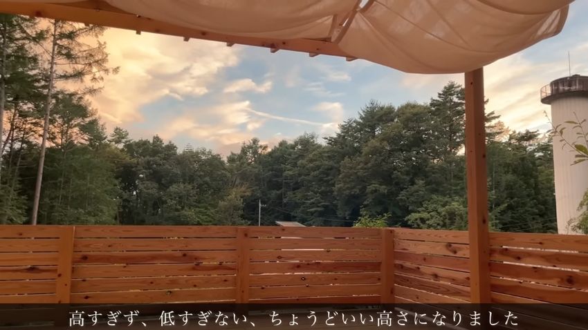 ウッドデッキから見える夕焼け