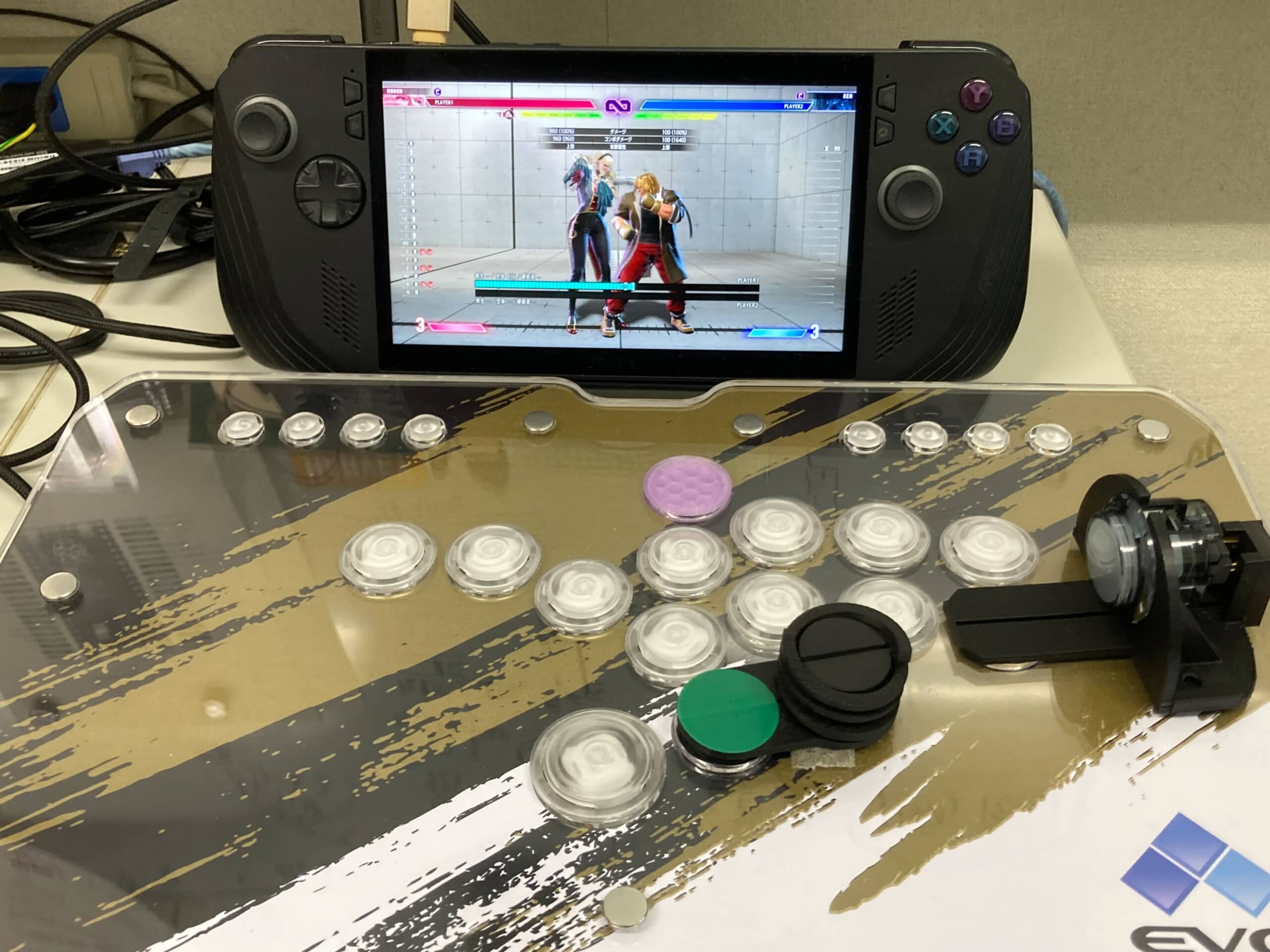 エヴァのエントリープラグが最強？　イグノーベル賞にも輝いた格ゲーデバイス研究者・栗原一貴教授に聞くコントローラーの未来と可能性（1/7） | ゲーム ねとらぼ