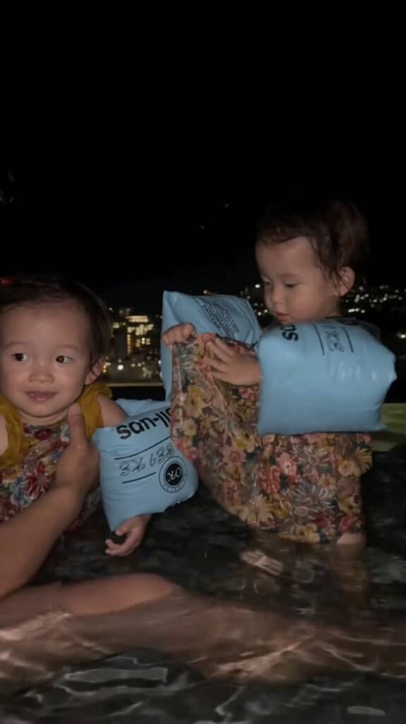 ナイトプールにも行きました