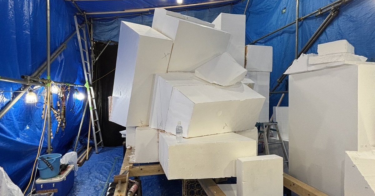 山積みになった発砲スチロール→藝大生の手で1カ月後……　驚きの変貌に「ブルーピリオドで見たやつや…」「色合い最高！」「美しすぎる泣」（1/3） | カルチャー・アート ねとらぼ