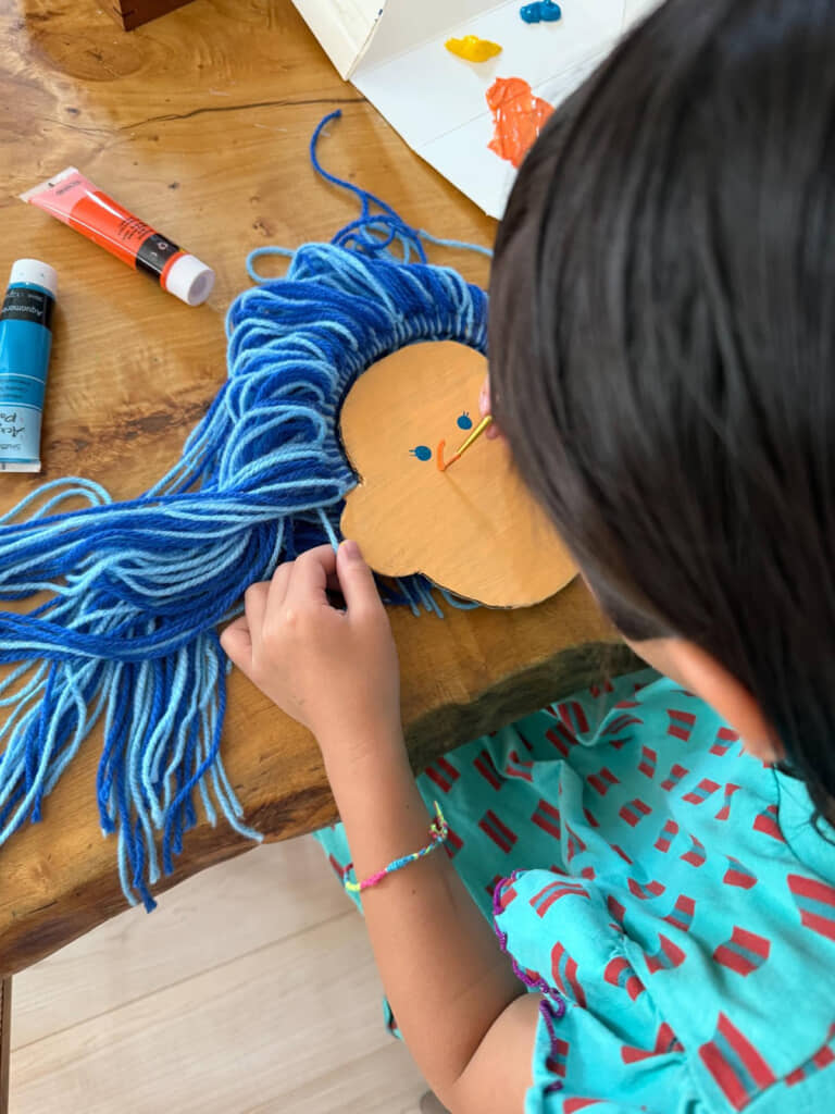 顔を描いて……