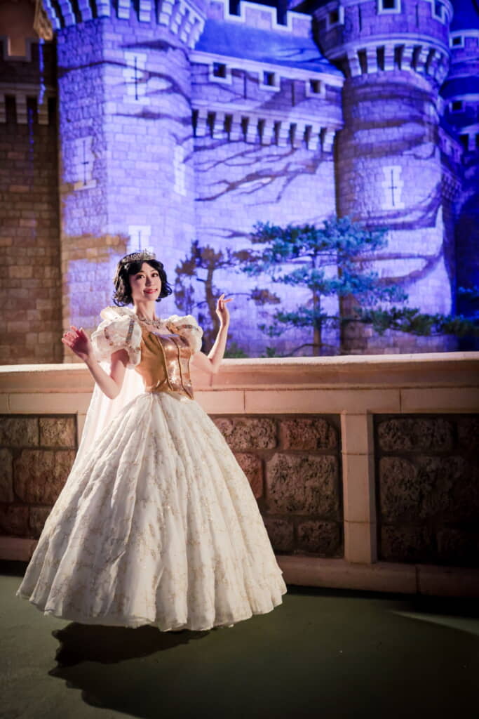 時間をかけて育てた衣装を着る夏子さん