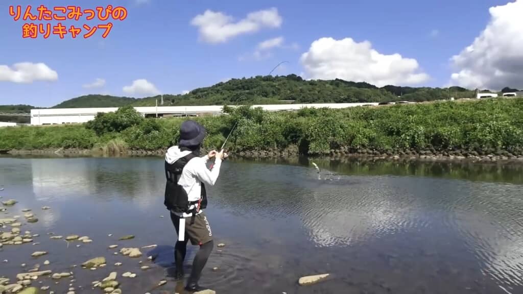 全身飛び出しながら逃げ回るイキの良さ