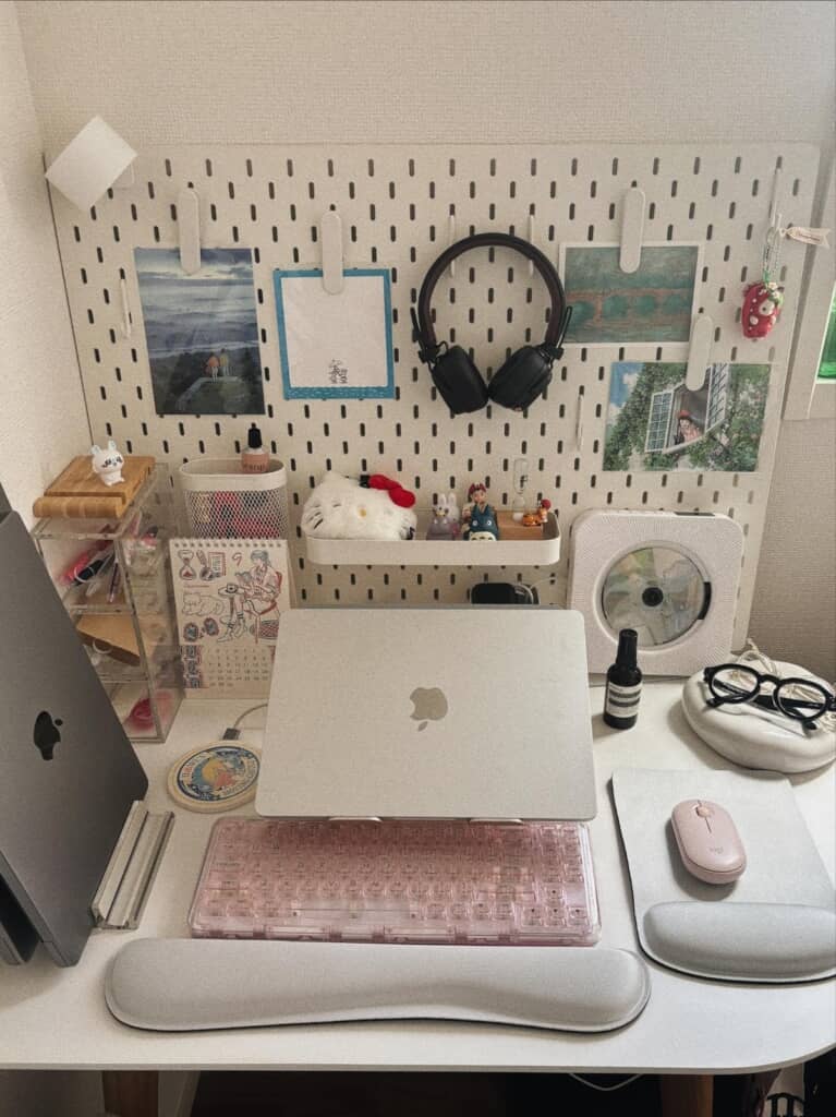 PC周りも好きなものに囲まれていてすてき