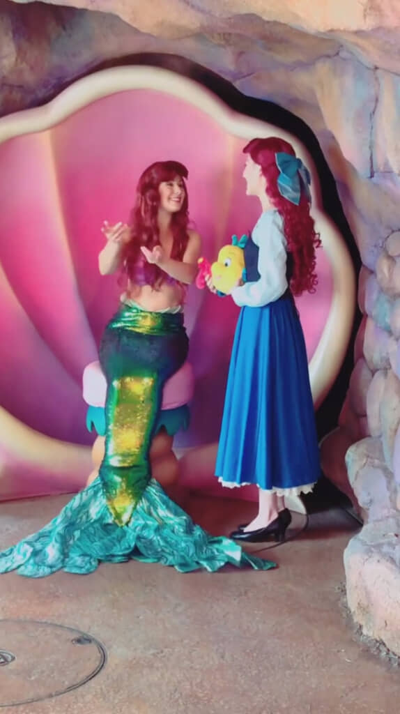 後ろ姿がすでにアリエル