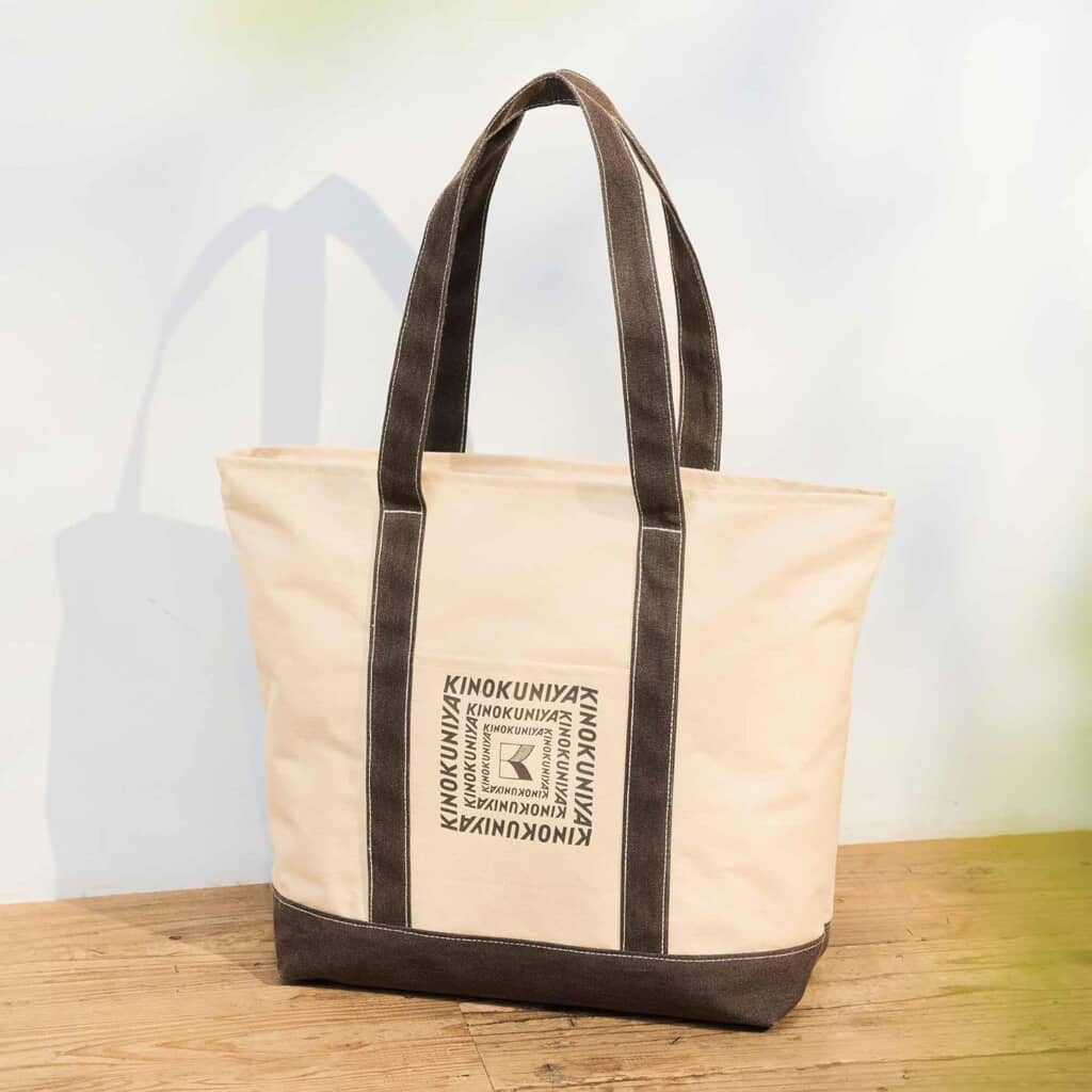 【新品•未開封】紀伊國屋ミャクミャク ホワイトゴールドキルティングバッグ 新品•未開封】紀伊國屋ミャクミャク ホワイトゴールド