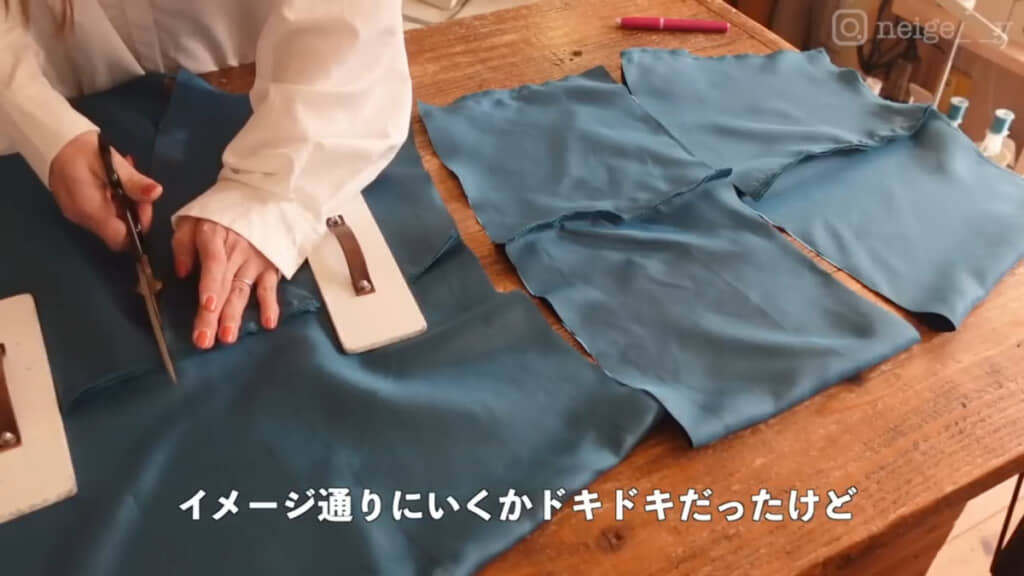 何度もイメージ画像を見ながら、勘を頼りにティアードスカートを制作