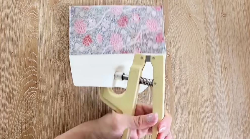 スナップボタンを取り付ける