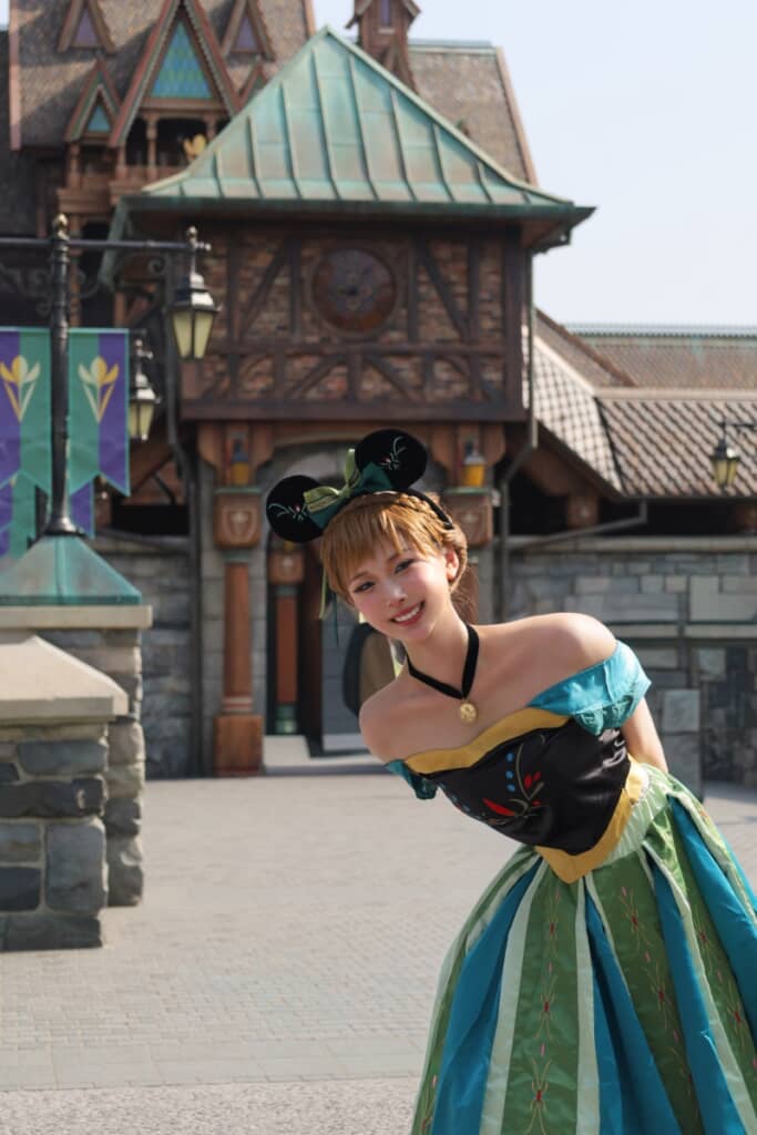 Dハロでの仮装をした現在の綾茶葉さん（撮影：𝐎𝐡𝐚𝐧𝐚さん）