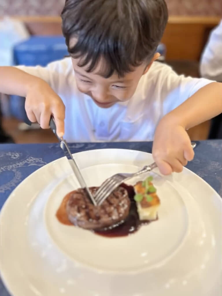 ナイフとフォークも使えます