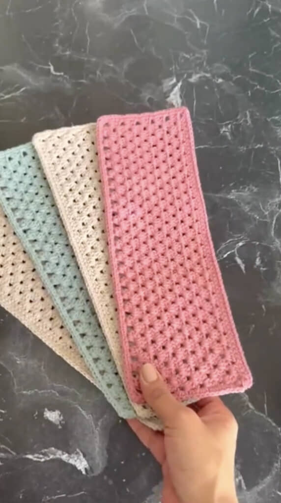 4枚の長方形を編んで……