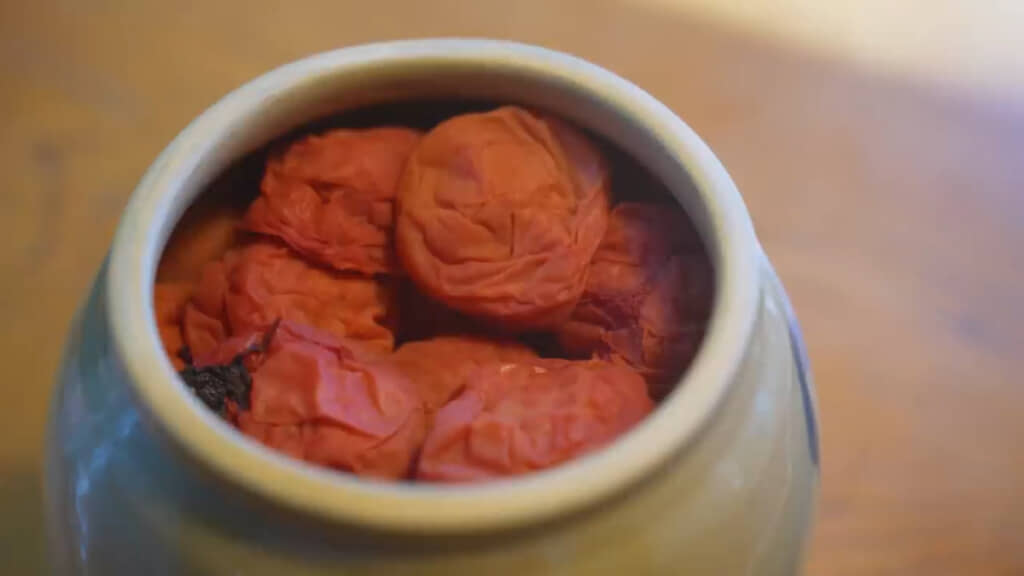 完成したお母さん手作りの梅干し