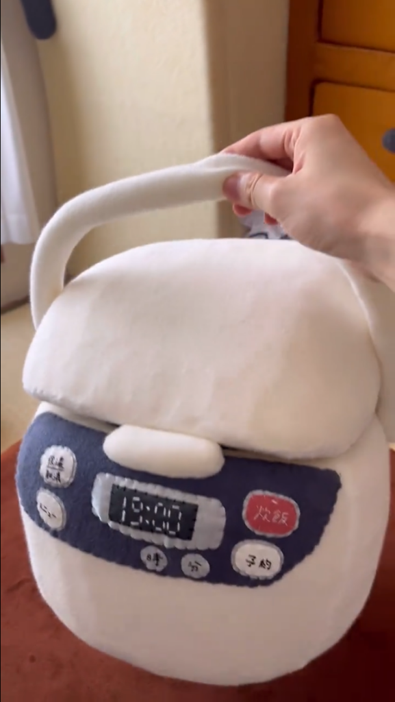 炊飯器のぬいぐるみ