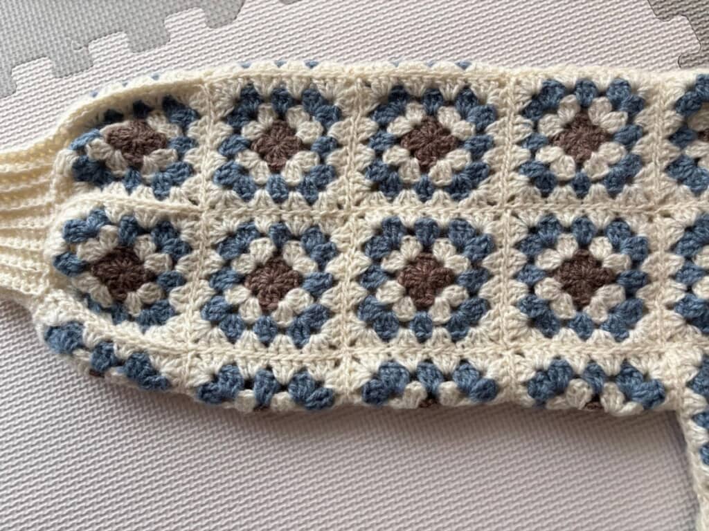 モチーフは「おばあちゃんの四角」を意味するグラニースクエアの図柄のひとつ