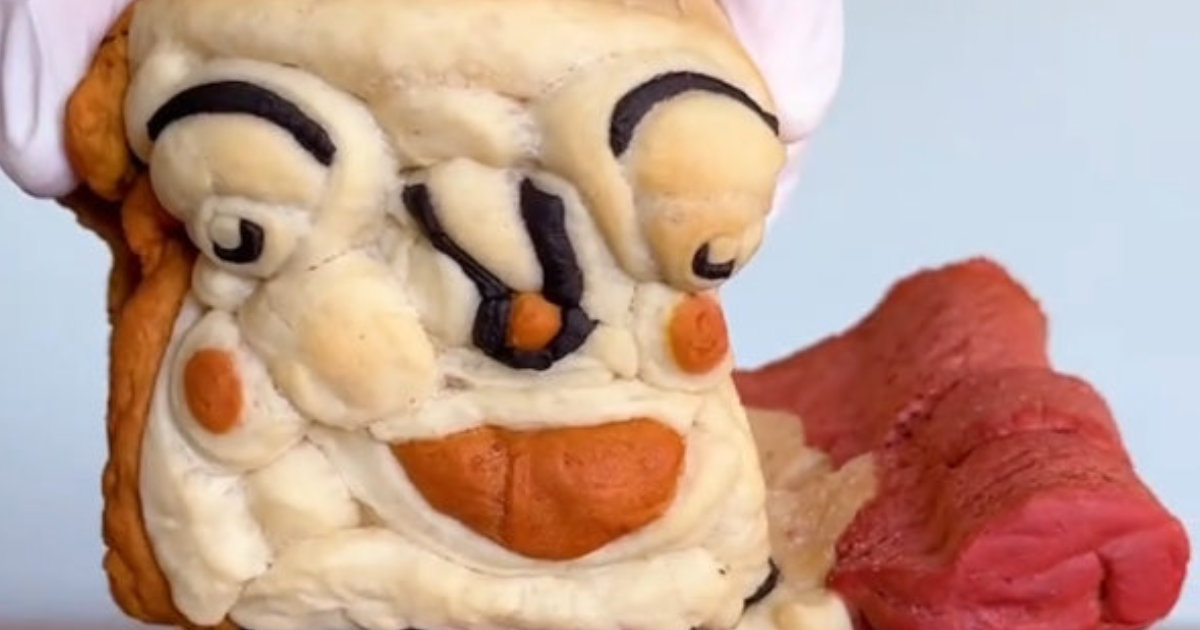 シワシワ顔の“しょくぱんまん”のパン→切ったら……　まさかの中身が330万再生　「うおーーー！」「こんな違うんや」（1/4） | グルメ ねとらぼ