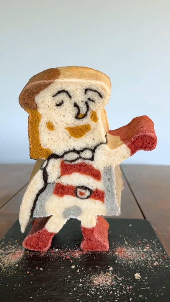 いつもの二枚目なしょくぱんまんが……！