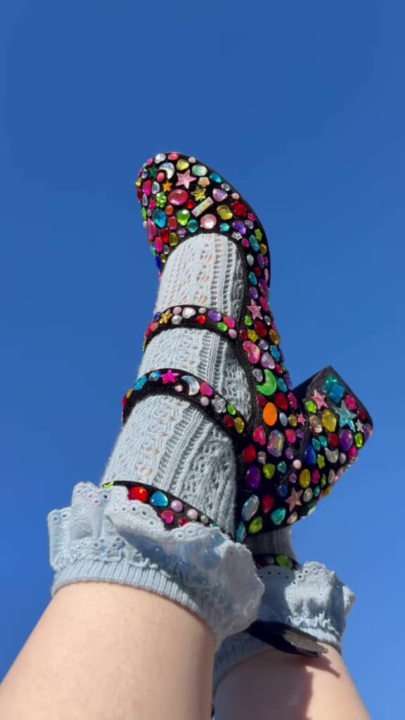 キラキラな黒パンプス