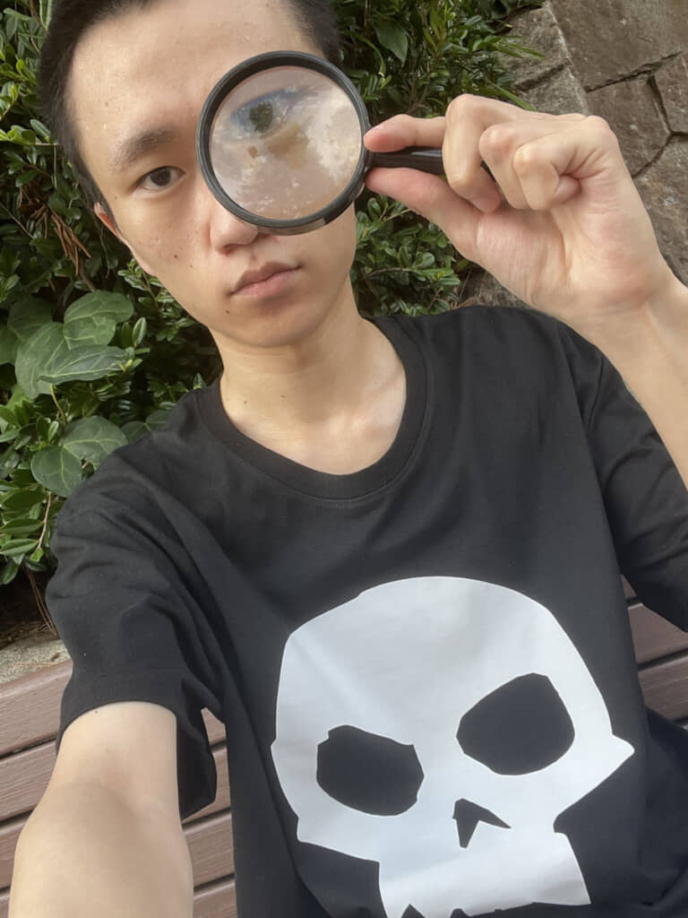 虫眼鏡も加えれば、オモチャをどう改造しようかとたくらむあのシーンに