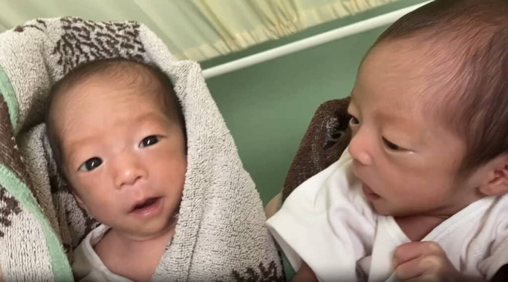 双子ちゃん、初対面です