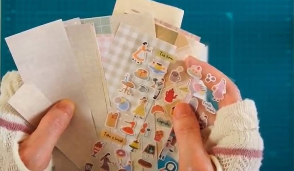 台紙にする端紙を選びます