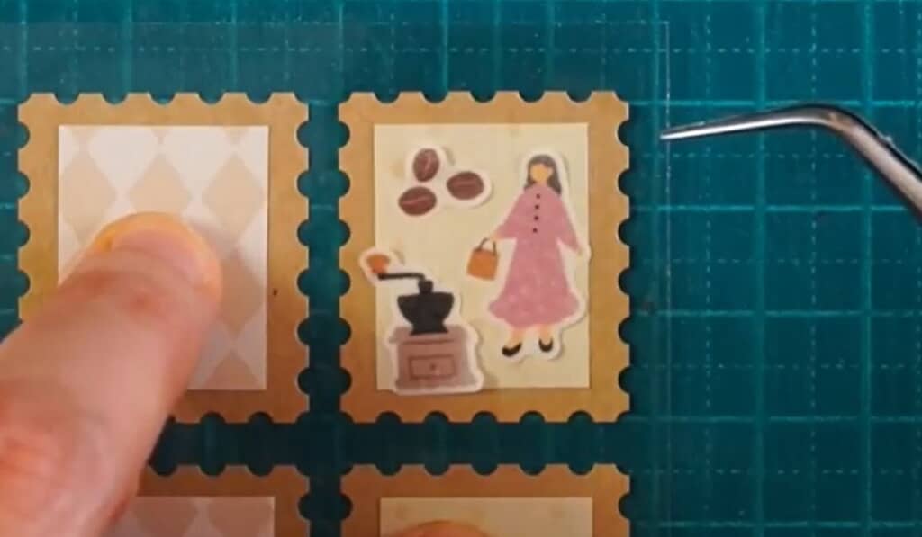 台紙の上に手帳用シールを貼ります