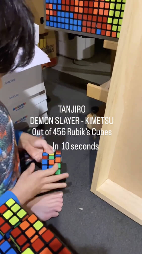 ルービックキューブの色配置をひとつひとつ調整