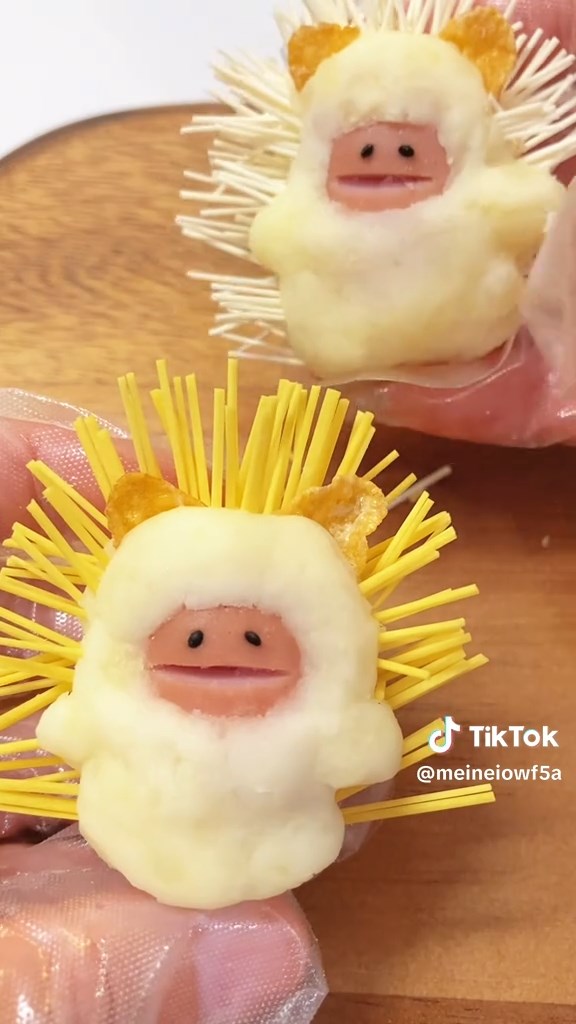 ハリネズミに変身したソーセー人に