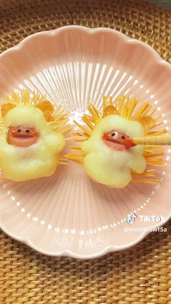 ケチャップでお化粧すると……あらかわいい