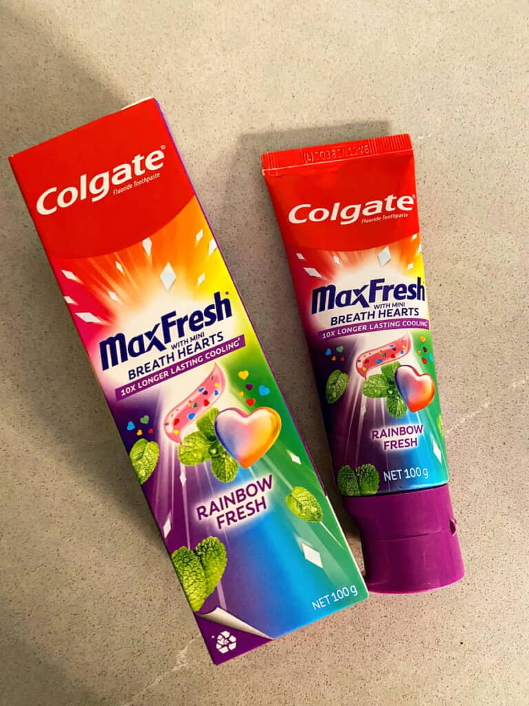 日本ではあまり見かけないド派手なパッケージ
