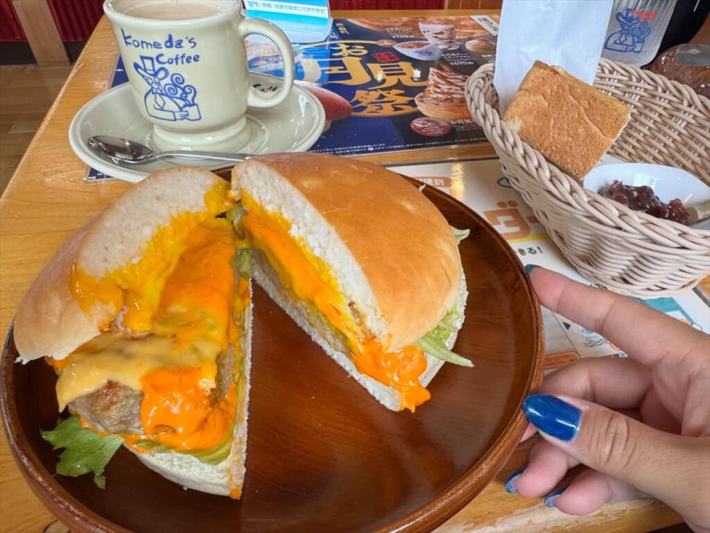 コメダ珈琲店のボリューム満点メニュー