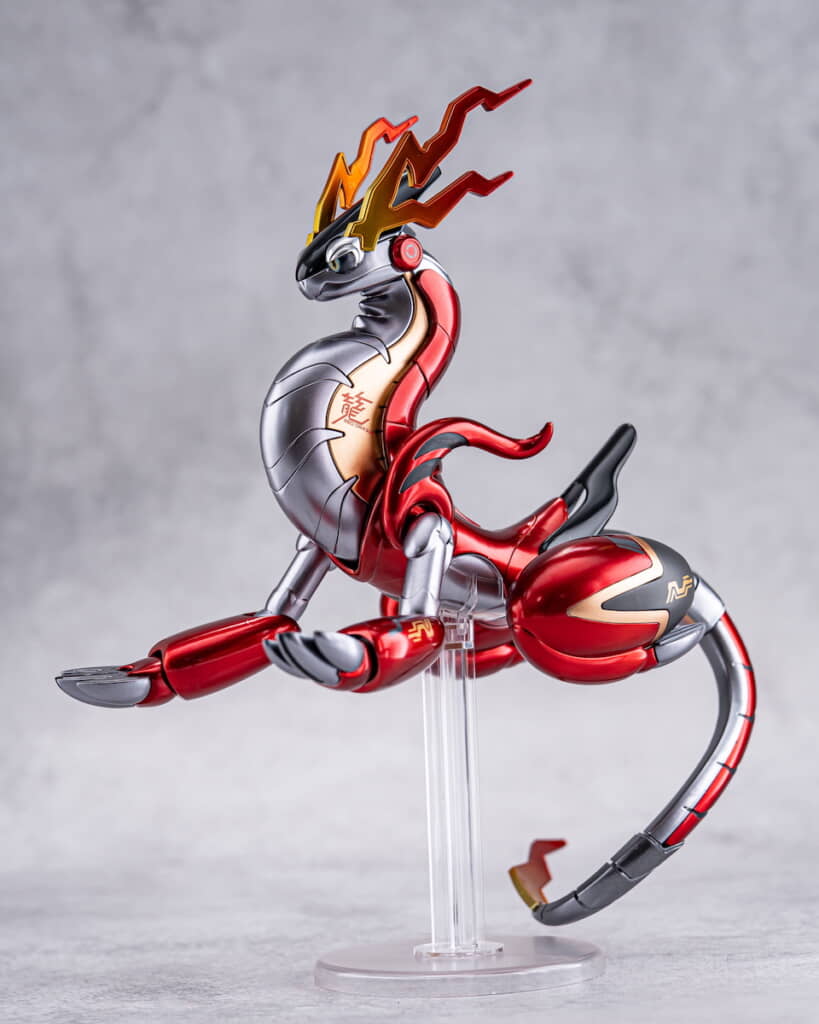 メタリックな色でメカ感マシマシ