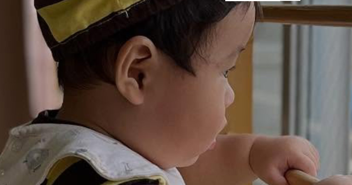 ばぁばに「今日は鬼太郎かい」と言われた1歳孫とママ→思わず納得の姿に「登場人物全員がセンスありすぎる」（1/4） | 育児 ねとらぼ