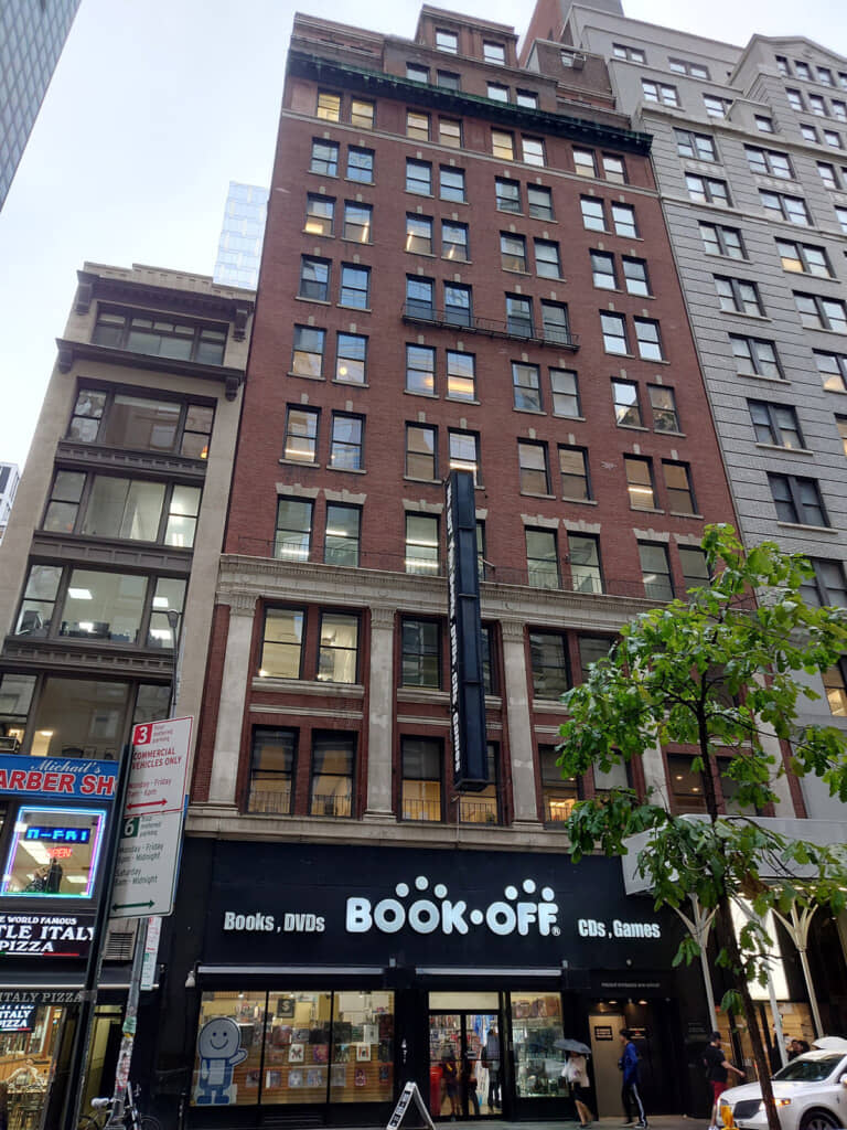 ニューヨークにブックオフがあるとは！