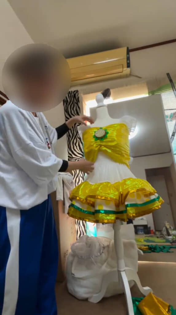 投稿主さんが作ったパーツは胸元や頭部の装飾に