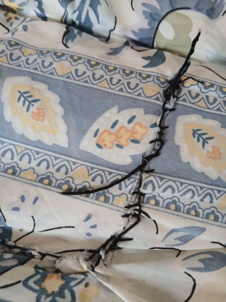 黒い糸がかえって良い味わいに