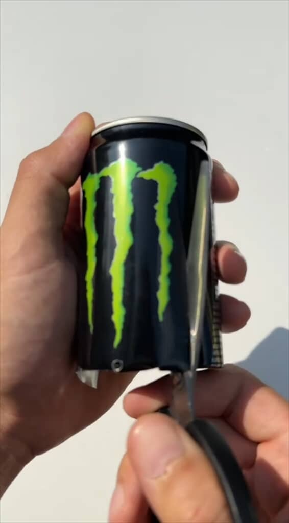 モンスターエナジーのMマークで作るキーホルダー