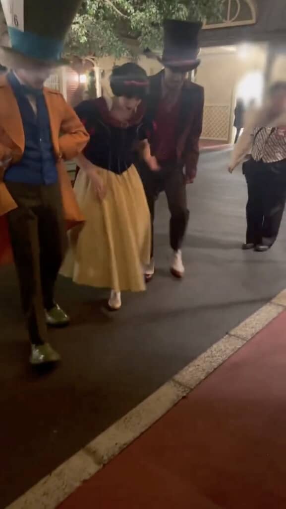 地面に“G”を発見！