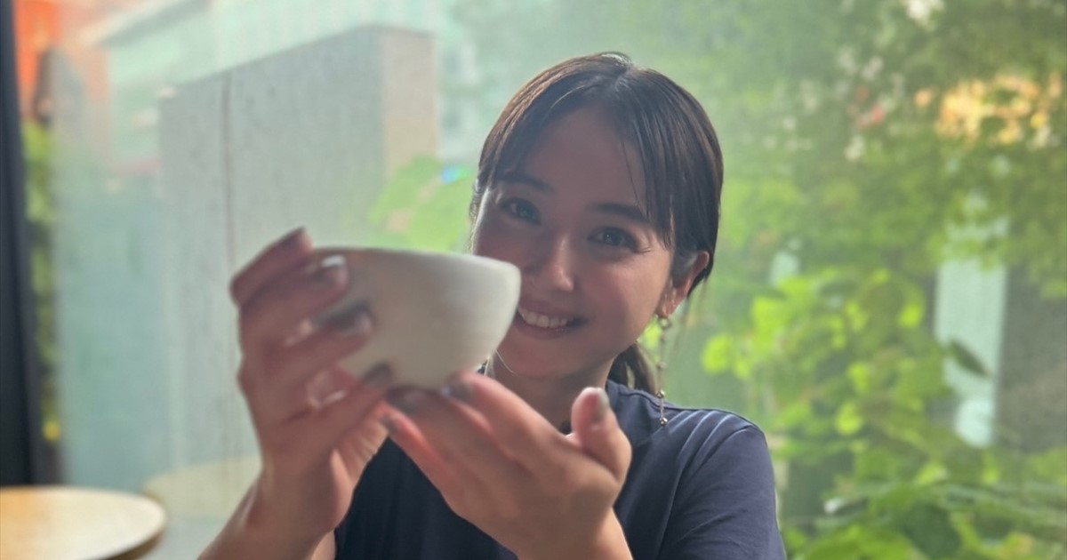 佐々木希、子どもが撮影した“センスある写真”が味わい深い「上手すぎる」「本当に素敵」　15年ぶり海外で“小さなカメラマン”大活躍（1/2） | エンタメ ねとらぼ