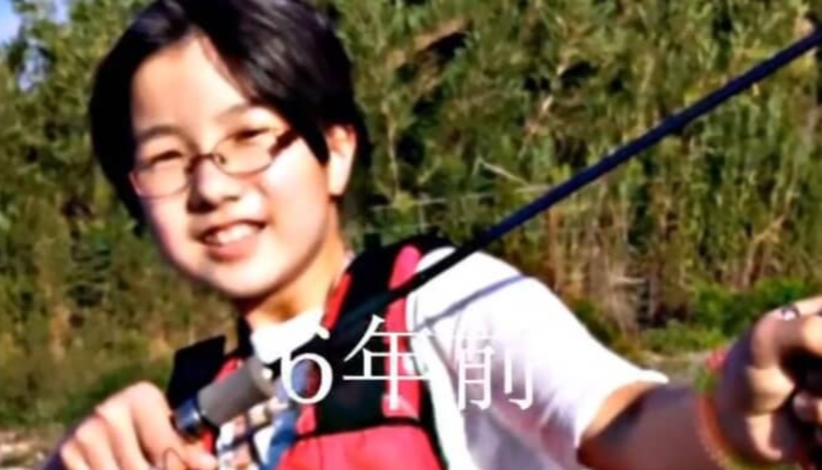 釣りが好きなボーイッシュな女の子、6年後の姿を見てみると…… 驚きの変化に「めっちゃ美人さんになってびっくり」「すてきに変わった」(1/3) | ライフスタイル ねとらぼ