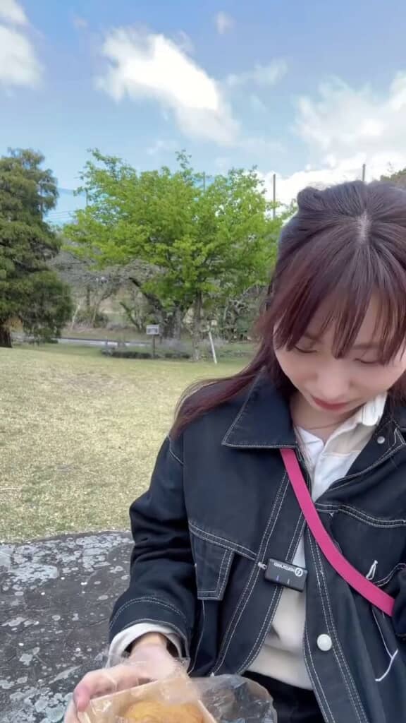 自分の手元を確認する投稿者