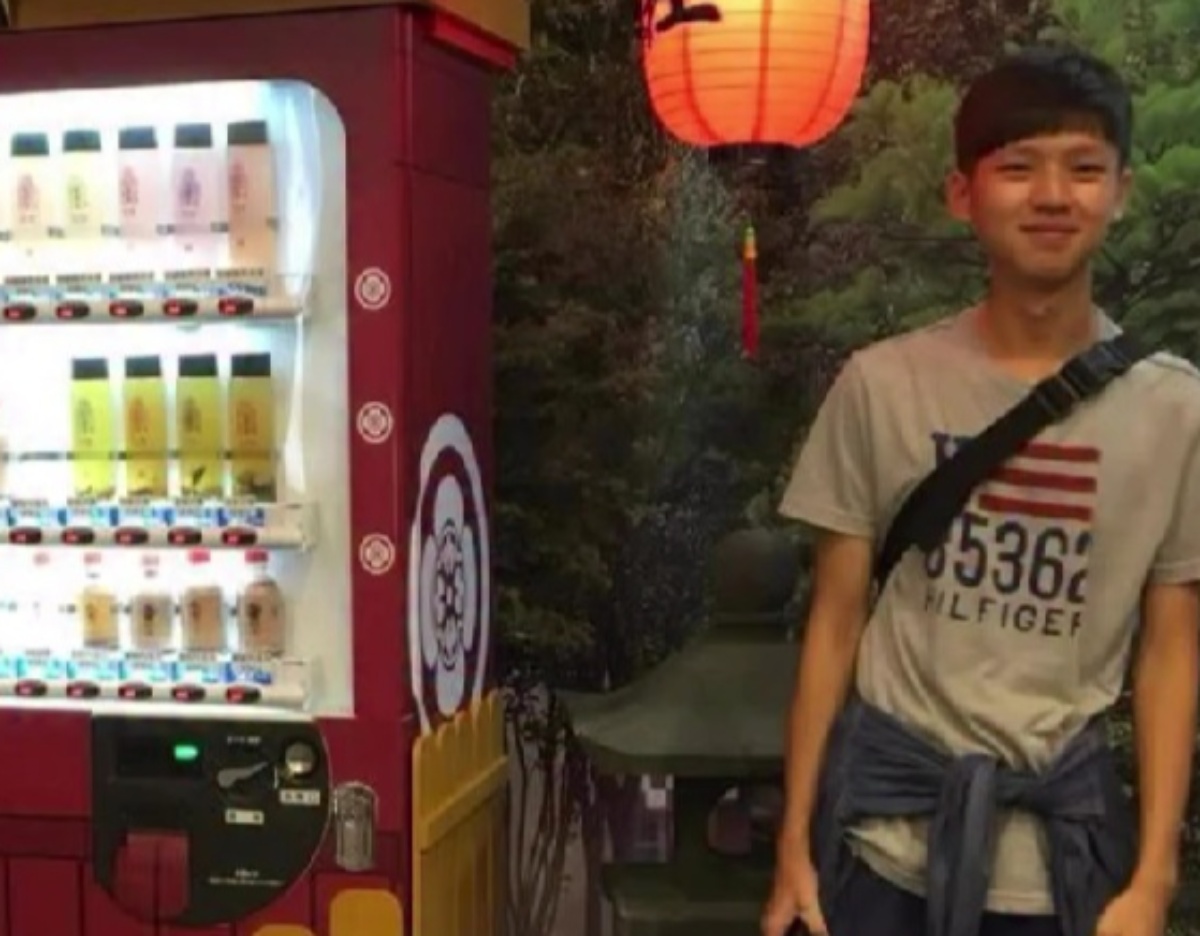 シンプルな服装の男子学生→17年後……　圧倒的ビフォーアフターに反響「かっこいい！」「服装でここまで？」【海外】（1/3） | ライフスタイル ねとらぼ