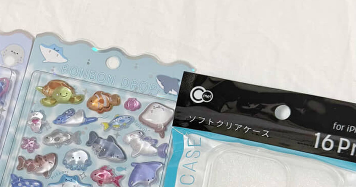 100均のスマホケース→水族館で買った“ぷっくりシール”でデコったら……　2200万表示の仕上がりに「えー！」「センス良すぎる」（1/2） | ライフスタイル ねとらぼ