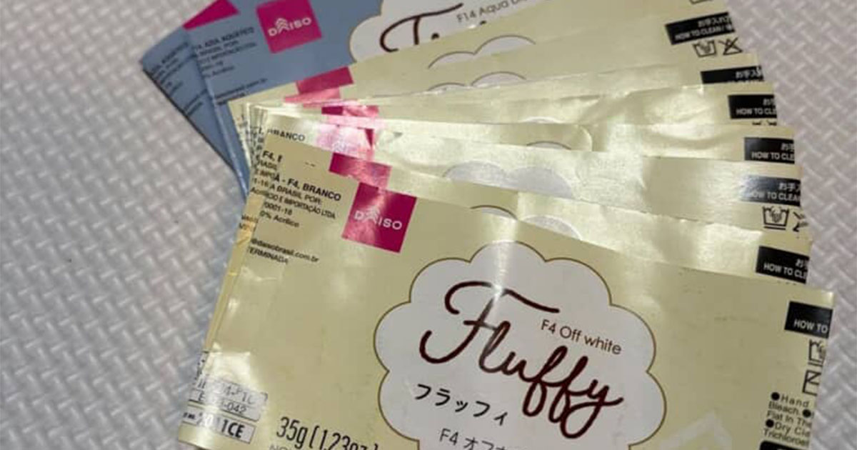 ダイソー毛糸で編んだ105枚のモチーフをつなげると……　かぎ針編みの秋冬アイテムに「100均とは思えません」（1/2） | ライフスタイル ねとらぼ