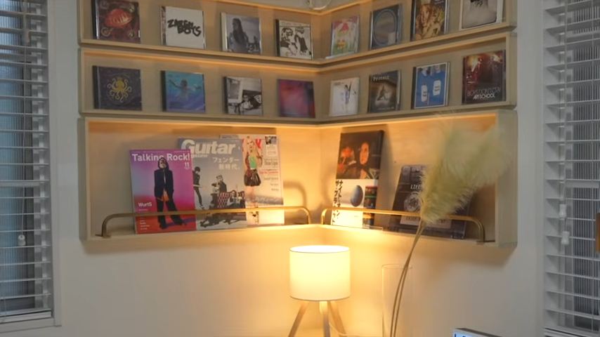 CDや雑誌を飾るディスプレイラック