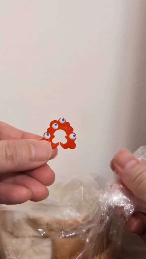 実はミャクミャクバージョンでした