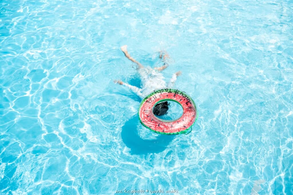 潜水を覚えた娘さんを撮ったら、なぜか「目玉のおやじ」に!?